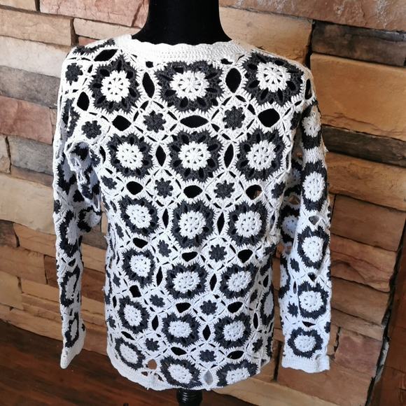 Vintage Black and White crochet sweater. - Picture 3 of 4